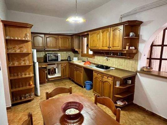 Kreta, Elounda: Wohnung im Zentrum mit Meerblick zu verkaufen