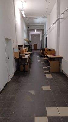 Erstes OG im Bürogebäude