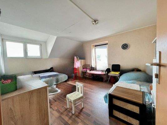 Schlafzimmer (2. Etage)7_副本