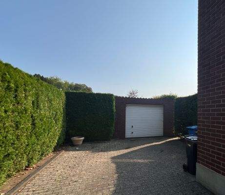 Zufahrt Garage