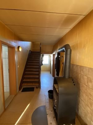 Flur mit Kaminofen EG