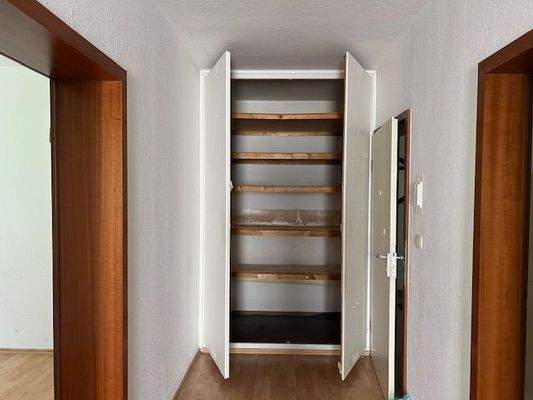 Diele mit Einbauschrank