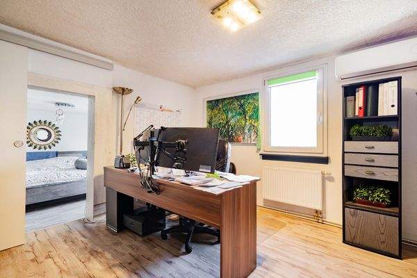 Büro im OG