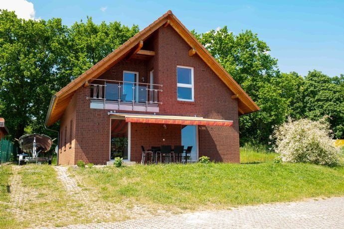 Traumhaft gelegenes Einfamilienhaus am Krakower See - Heizkosten von weniger als 1.000 € pro Jahr!