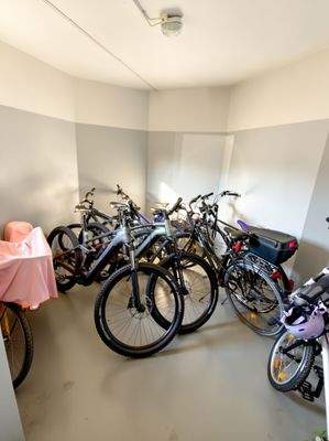 Haus KG Fahrradraum.png