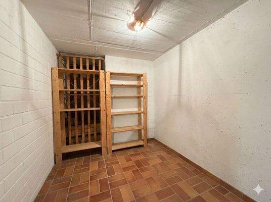 UG kleiner Abstellraum vorne