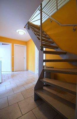 Flur mit Treppe zum Spitzboden