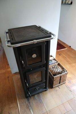 Holzofen mit Koch und Backfunk