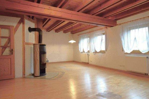 1.OG: Wohnzimmer mit Schwedenofen   DSC.JPG