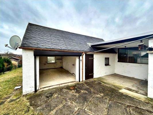 Garage und Nebengebäude