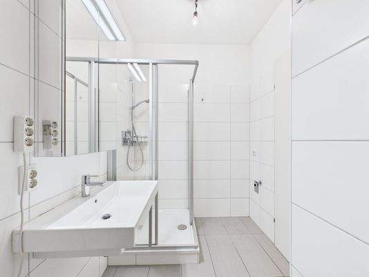 CAM04191G0-PR0076-STILL009