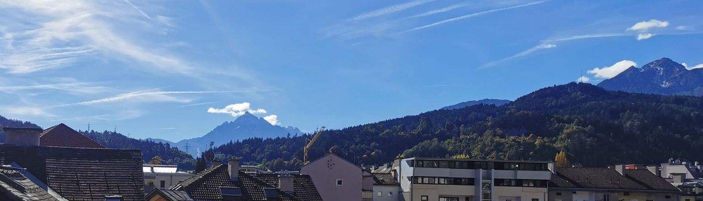 Blick zu Nockspitze und Serles.jpg