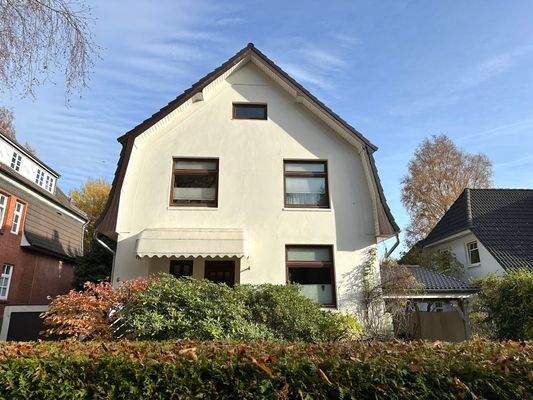 Villa Straßenansicht