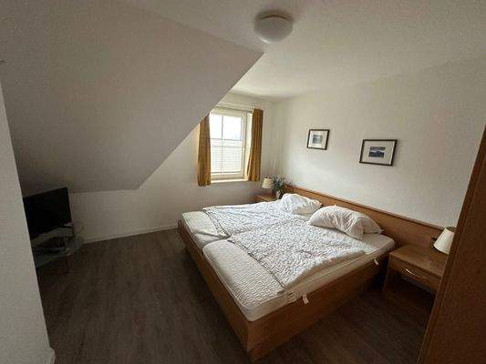 2. Schlafzimmer im OG