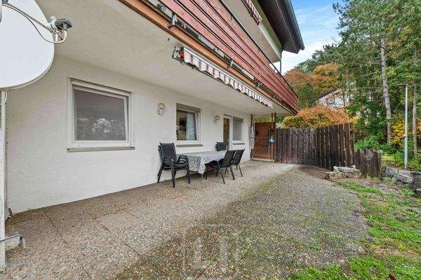 Großflächige Terrasse