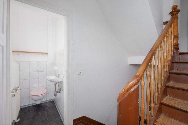 Treppenhaus mit WC Zwischengeschoss