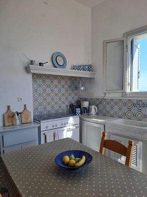 Kreta, Kalyves: Elegante neoklassizistische Villa am Meer zu verkaufen