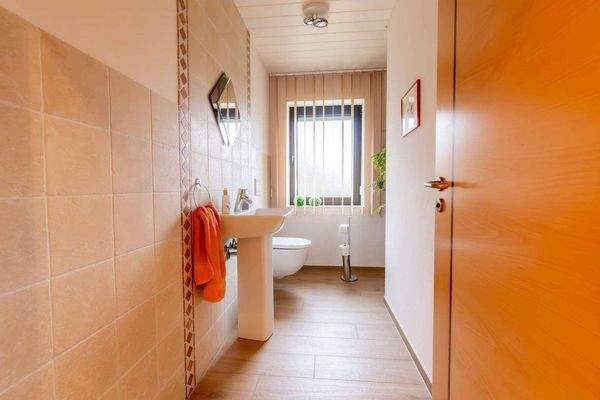 Gäste Toilette EG (Dusche möglich)