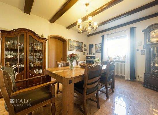 Esszimmer EG  - (KI generiert)