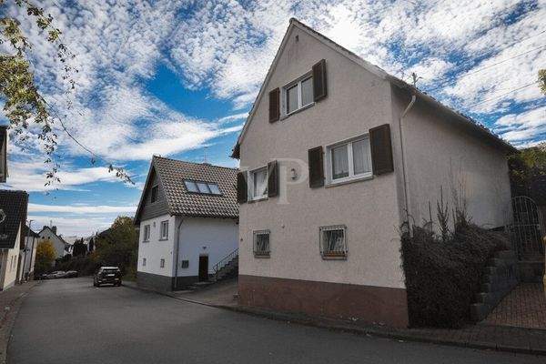 Hausansicht von der Straße