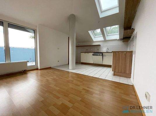 Wohnzimmer mit Küche