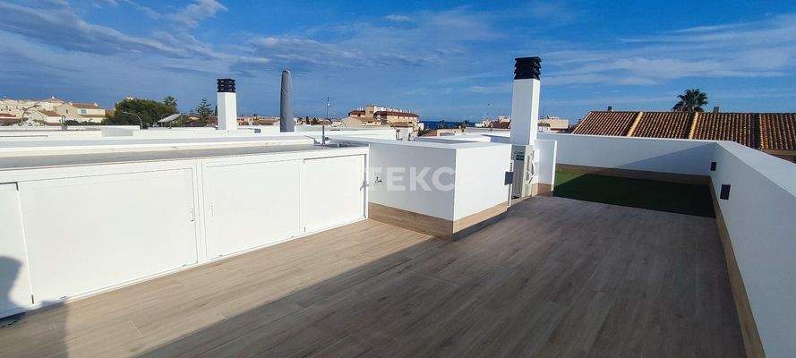 Stylish Detached Villas 500 M from Beach in Torre de la Horadada