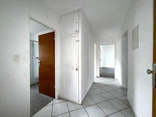 1st Floor: Entrance hallway