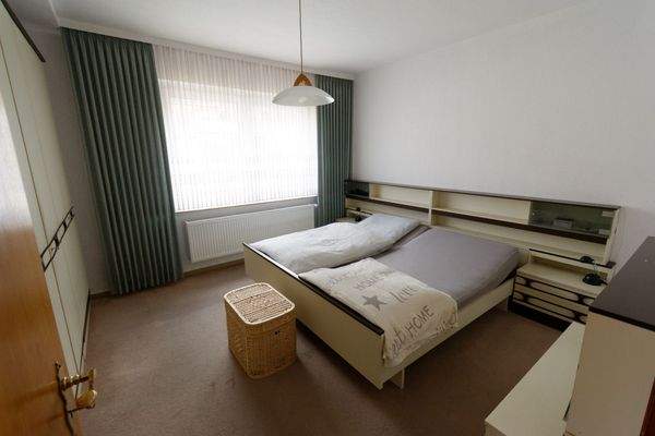 Schlafzimmer EG 1 v. 2