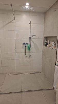 Bad/Dusche im EG