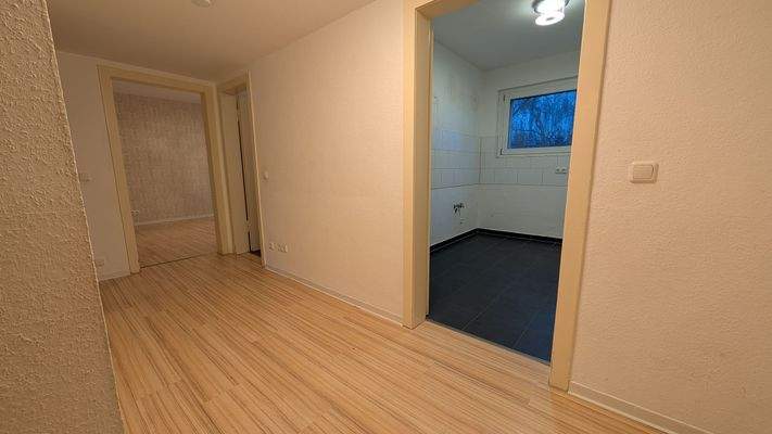 Wohnungsflur mit Zugang Küche