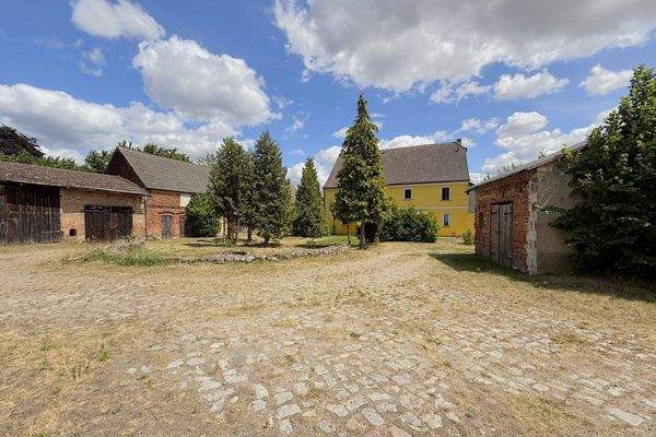 ca. 2.287 m² Grundstück