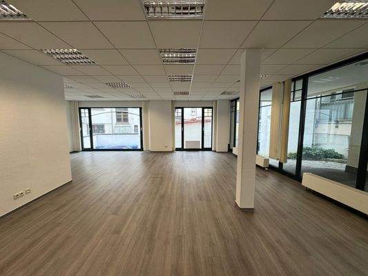 Büro-/Ladenfläche