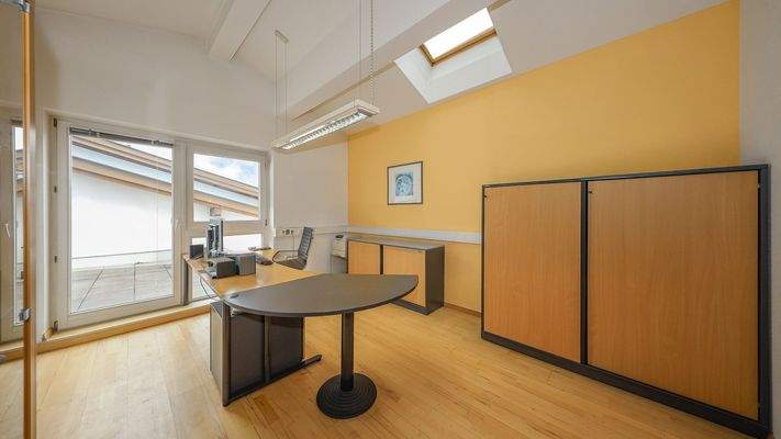 KITZIMMO-Dachgeschoss-Büro mit genehmigter Erweiterung kaufen - Immobilien Kitzbühel.