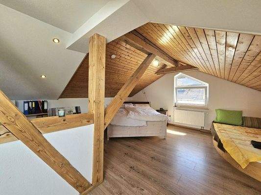 Wohn- und Schlafecke Dachgeschoss