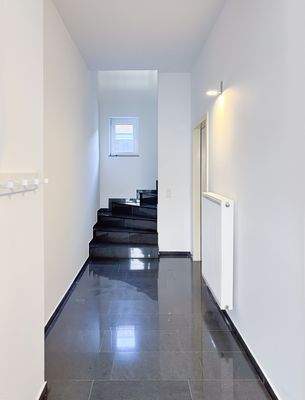 Eingang-Treppenhaus-1-Bearbeitet