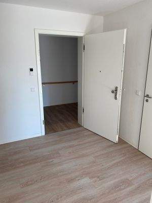 Diele 2 / Eingangstür/ Flur