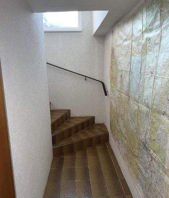 KG_Treppe in Erdgeschoss.JPG
