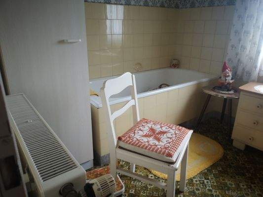 Wannenbad mit Fenster