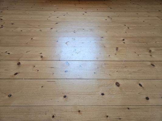 Holzdielenboden.jpg