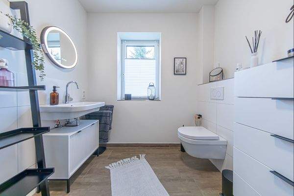 Erdgeschoss - Duschbad