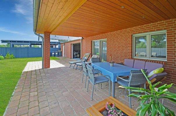 überdachte Terrasse