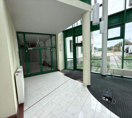 Eingang zu Einheit im EG