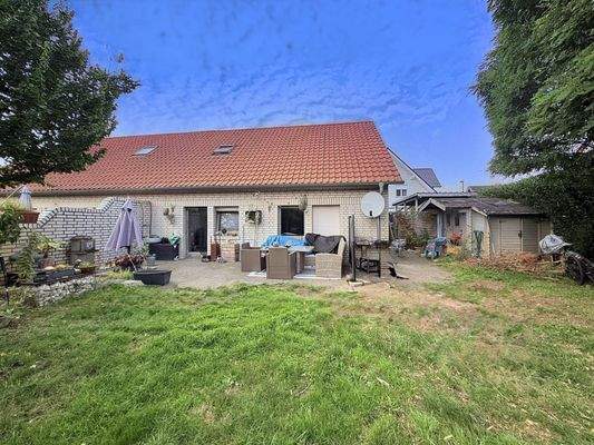 Gartenansicht (vordere Doppelhaushälfte)