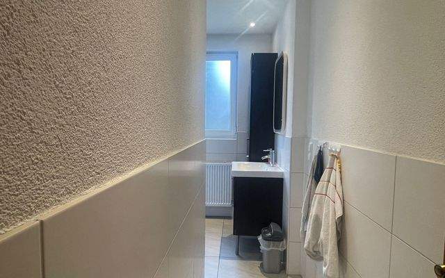 Bad Zimmer in Esslingen zu vermieten möbliert Wohnen auf Zeit urbanbnb 1.jpeg