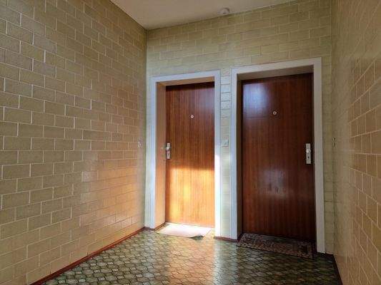 Wohnungszugänge 1.OG