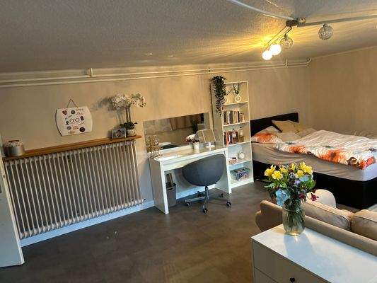 Ausgebautes Zimmer im Souterrain 