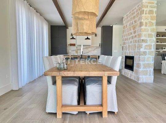 4-Bedroom Modern Villa with Castle Views in Biar Alicante