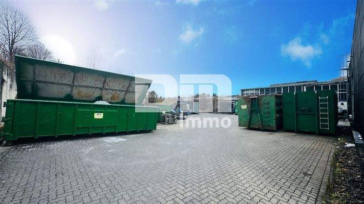 Platz hinter Halle 1