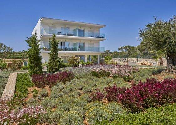 A7-Compass-Cala dOr-garden-may2025