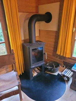 Wohnzimmer mit Kaminofen